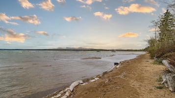 Sun-loungers, beach towels