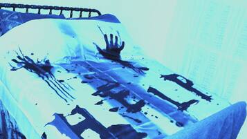 3 bedrooms, bed sheets