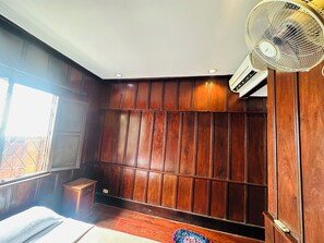 Superior Double Room, Balcony, City View - Levady Guest House (Luang Prabang)