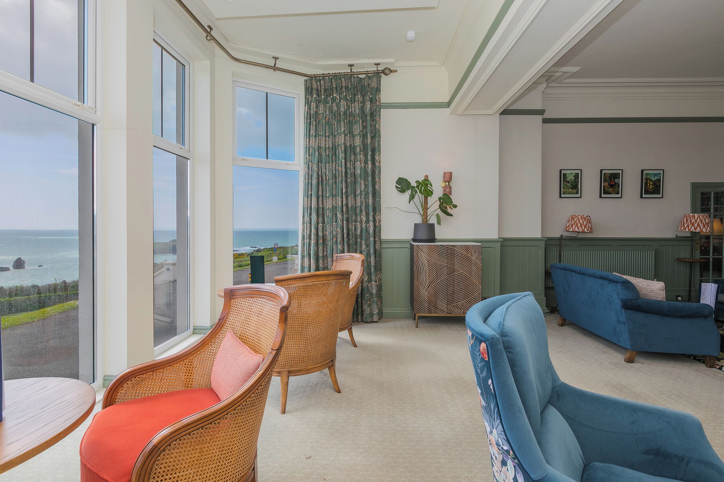 Rebecca, Pet Friendly, Luxury Holiday Cottage, With Pool In Mullion - Porthleven