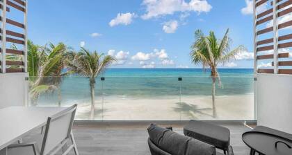 Silver Reef #4 - 2 BR LUXE Oceanfront & Pool