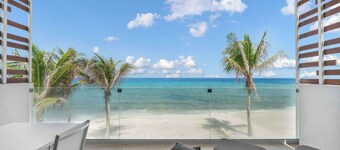 Silver Reef #4 - 2 BR LUXE Oceanfront & Pool
