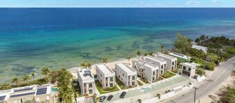Silver Reef #4 / 2 BR LUXE Oceanfront w/ Pool