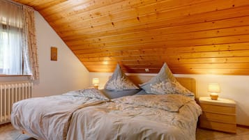 2 bedrooms, free WiFi, bed sheets