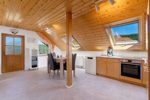 Geladeira, fogão, cooktop, lava-louças