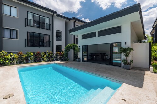 Brand new Lovely Loft, at 3 Minutes From San Jose Airport