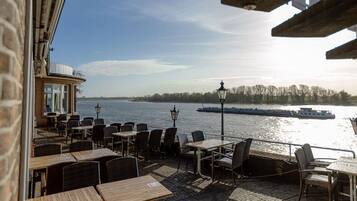 Buiten dineren