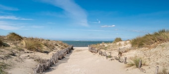 Air-conditioned studio for 4 people by the sea, with private parking