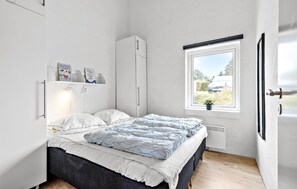 4 bedrooms, travel cot, free WiFi