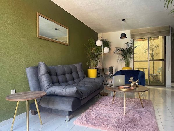 House, 3 Bedrooms, Patio | Living area