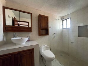 House, 3 Bedrooms, Patio | Bathroom