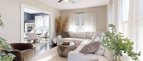 Smart TV, caminetto, videogiochi, libri