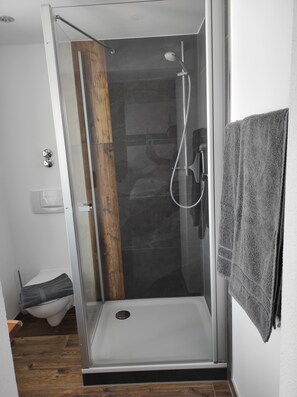 Dusch, hÄrtork och handdukar