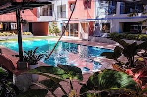 2 piscinas al aire libre