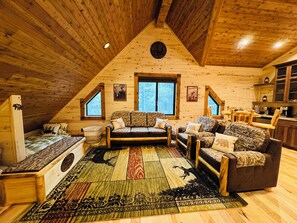 Interior - Elk Meadows Lodge-10 min. to West Entrance YNP+two Hot tubs+AC+Sauna+Wifi (Island Park)