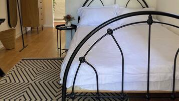 1 bedroom, desk, iron/ironing board, WiFi