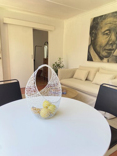 Nomads! Workspace, WiFi, Cafes, Co-working, Table Mtn. Mnthly discounts!