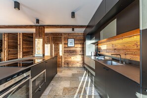 Réfrigérateur, micro-ondes, four, lave-vaisselle