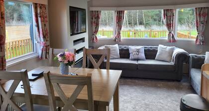 Hamilton Lodge. Felmoor Park