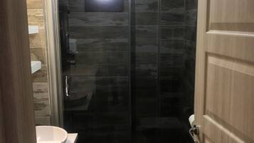 Classic Apartment | Bathroom