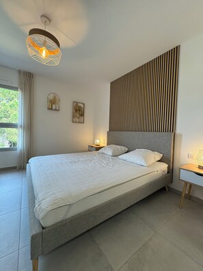 2 bedrooms, iron/ironing board, WiFi, bed sheets - Appartement Cala Rossa Duplex T3 Neuf et Moderne 78m2, Piscine, Plage à Pied 8mn (Lecci)