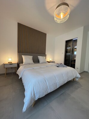 2 bedrooms, iron/ironing board, WiFi, bed sheets - Appartement Cala Rossa Duplex T3 Neuf et Moderne 78m2, Piscine, Plage à Pied 8mn (Lecci)