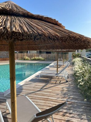 Pool - Appartement Cala Rossa Duplex T3 Neuf et Moderne 78m2, Piscine, Plage à Pied 8mn (Lecci)