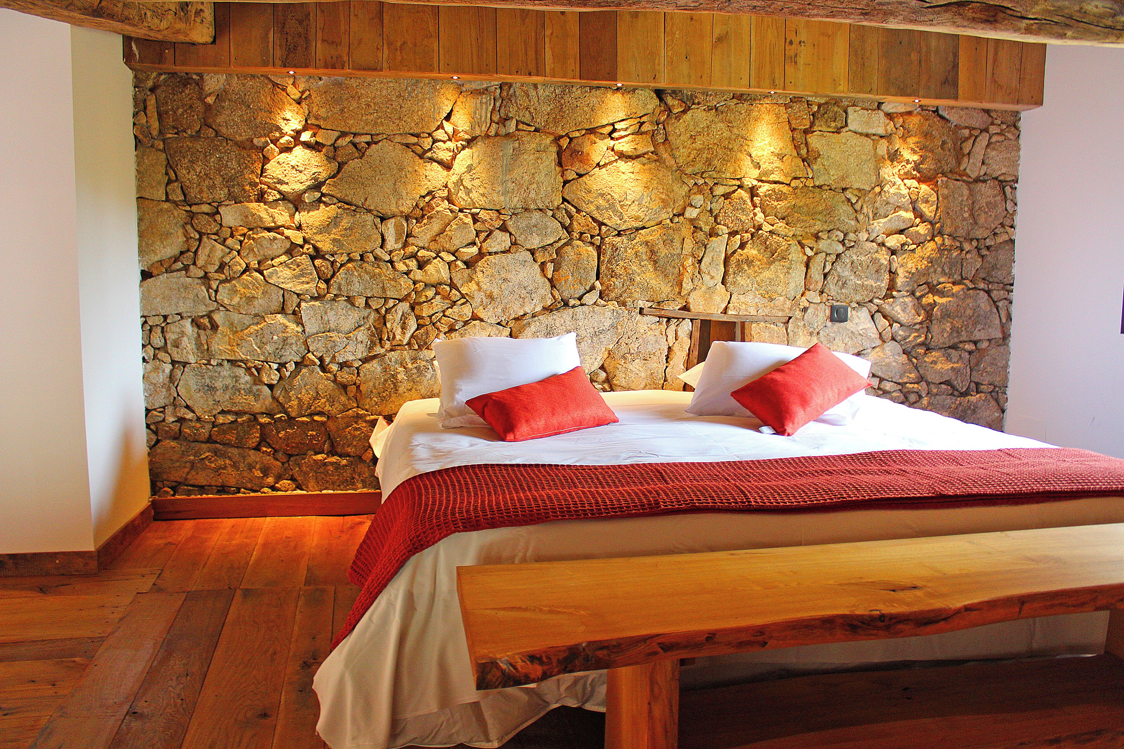 3 quartos, ferros/tábuas de passar roupa, Wi-Fi, roupa de cama