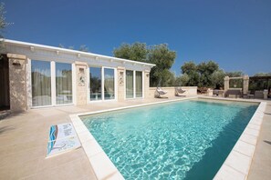 Pool - Beautiful private villa for 6 people with A/C, private pool, WIFI, TV and patio, close to Ostuni (Montalbano)