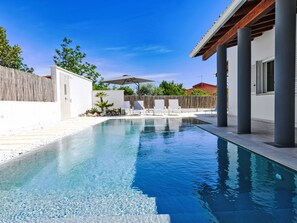 Pool - MareLuna by Interhome (Fontane Bianche)