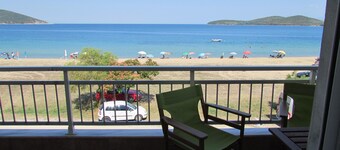 Sea Front Apartment Kavala (Nea Peramos)