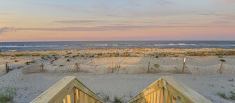 Beachfront Bungalow with Pvt Beach access