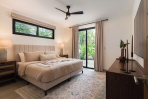 4 bedrooms, desk, iron/ironing board, travel crib