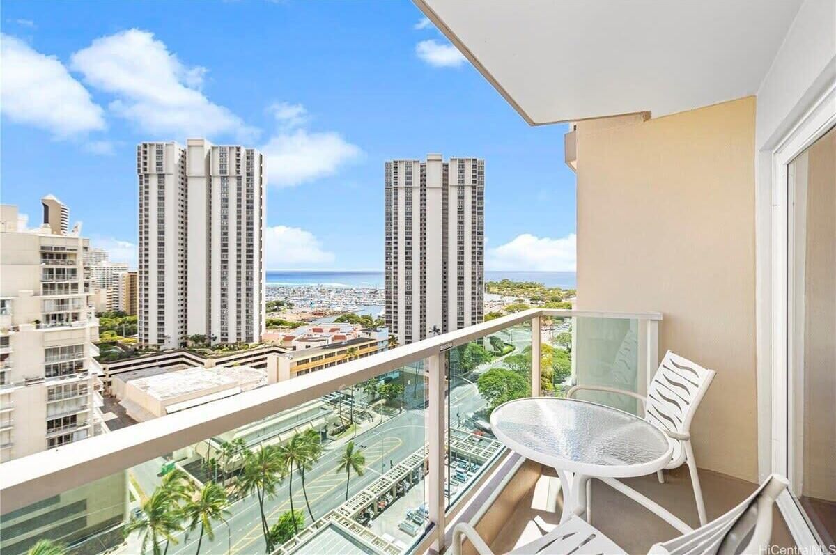Studio with Balcony 1316