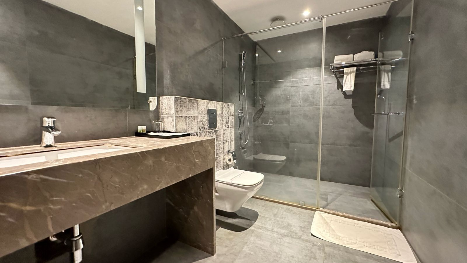 Photo - Hotel The Sea View, Mangalore