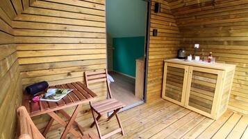 Glamping Cabins Basic | 1 kamar tidur, seprai antialergi, dan busa memori