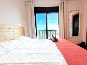 Iron/ironing board, travel cot, WiFi, bed sheets - Estudio Panorámico Comares (Comares)