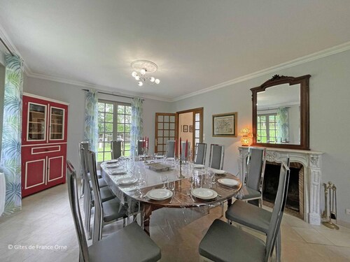 Spacious house for 15 people with garden and pets allowed