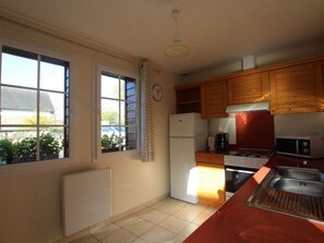 Kühlschrank, Mikrowelle, Geschirrspüler