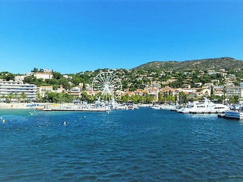 Modern Apartment with Terrace, A/C, Near Beach and Shops, for 4 Pax - Le Lavandou