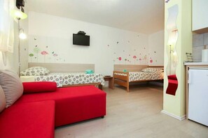 1 soverom, strykejern/-brett, reiseseng for barn og wi-fi