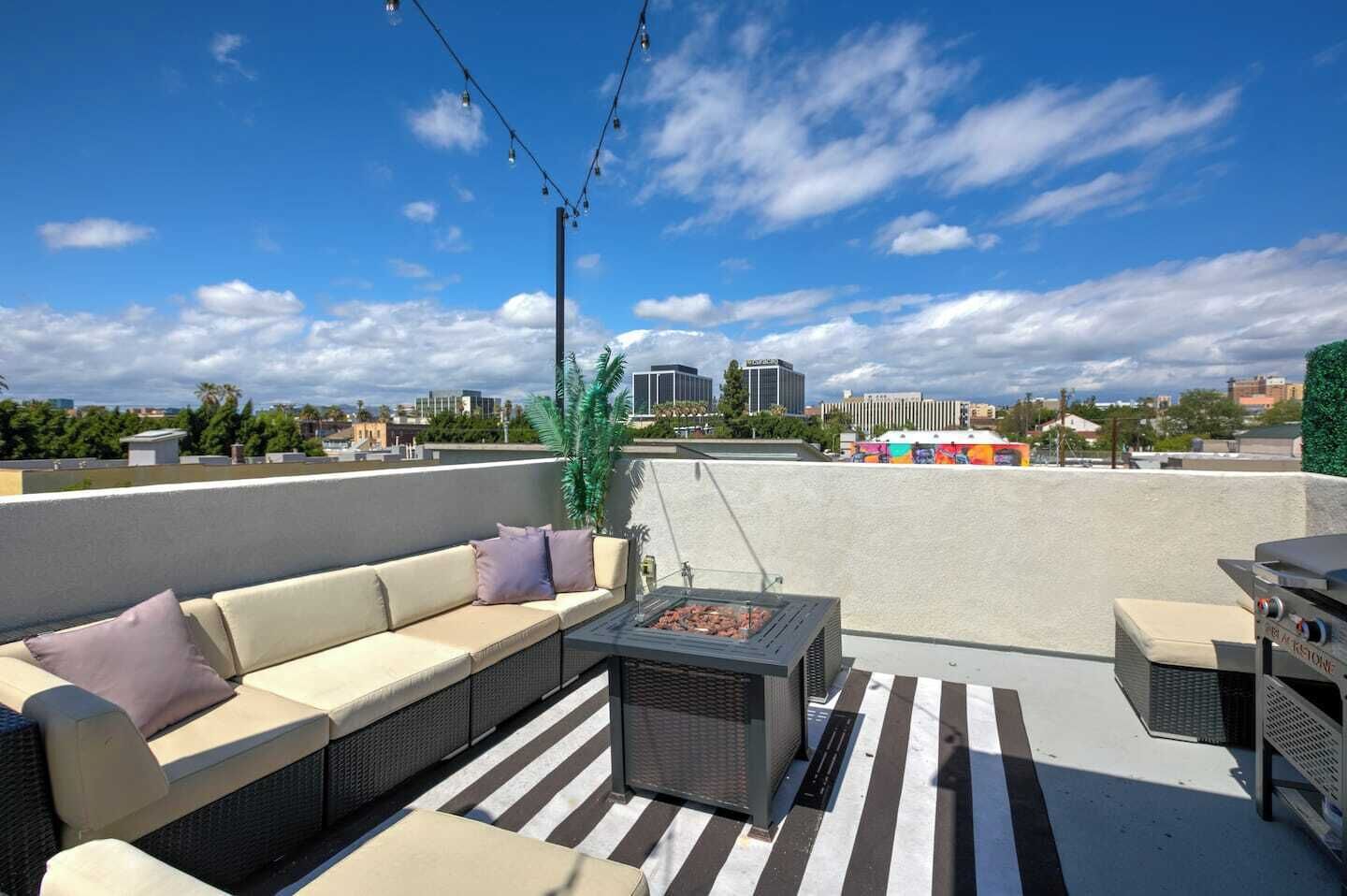 New build. Stylish furnishings near Downtown &Hollywood