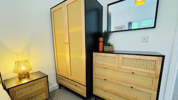 Deluxe Apartment, 1 Bedroom, Balcony, Garden View | 1 bedroom, free WiFi, bed sheets