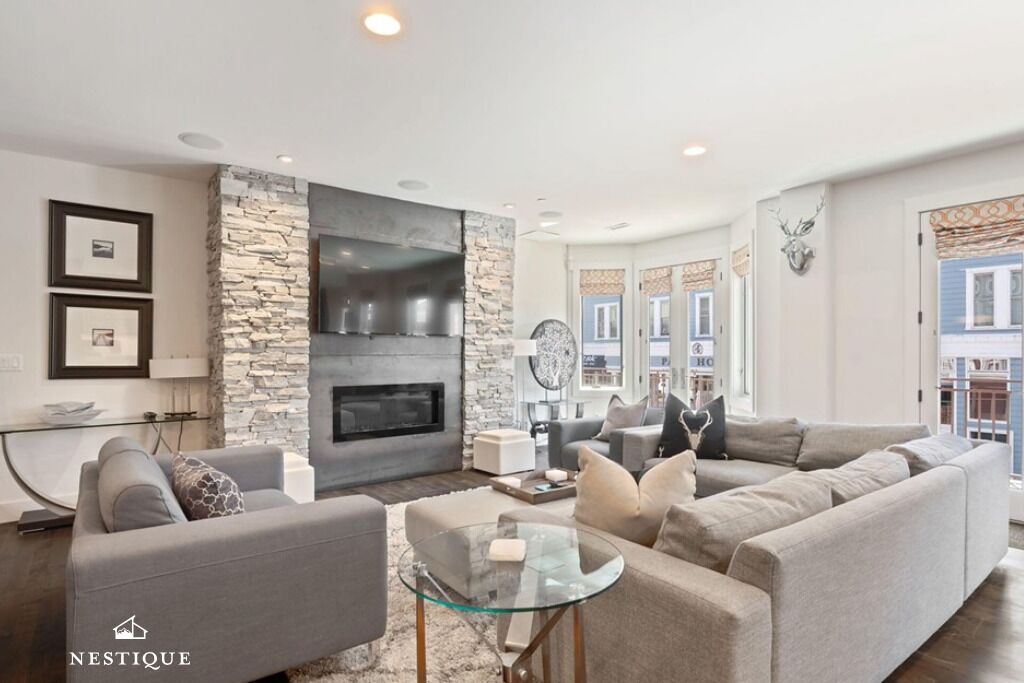 Smart TV, fireplace, video games, DVD player