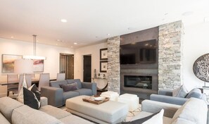 تلفزيون ذكي، مدفأة، ألعاب فيديو، مشغل دي في دي