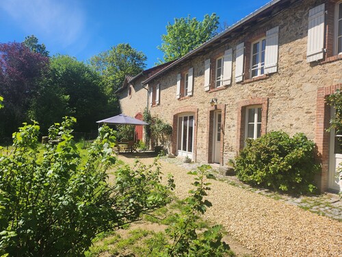4 bedroom bed & breakfast in saint-lã©onard-de-noblat