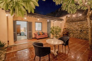 Habitació doble Deluxe, pati, vistes al pati | Terrassa o pati