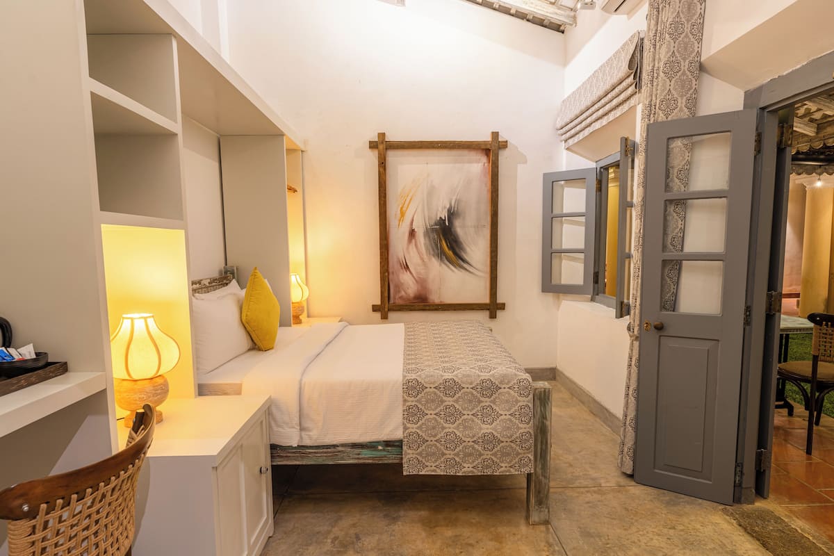 Comfort Room, Garden View