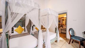 Kahden hengen deluxe-huone (kaksi sänkyä) | Allergiatestatut vuodevaatteet, työpöytä, äänieristys