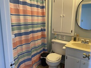 Douche, serviettes fournies